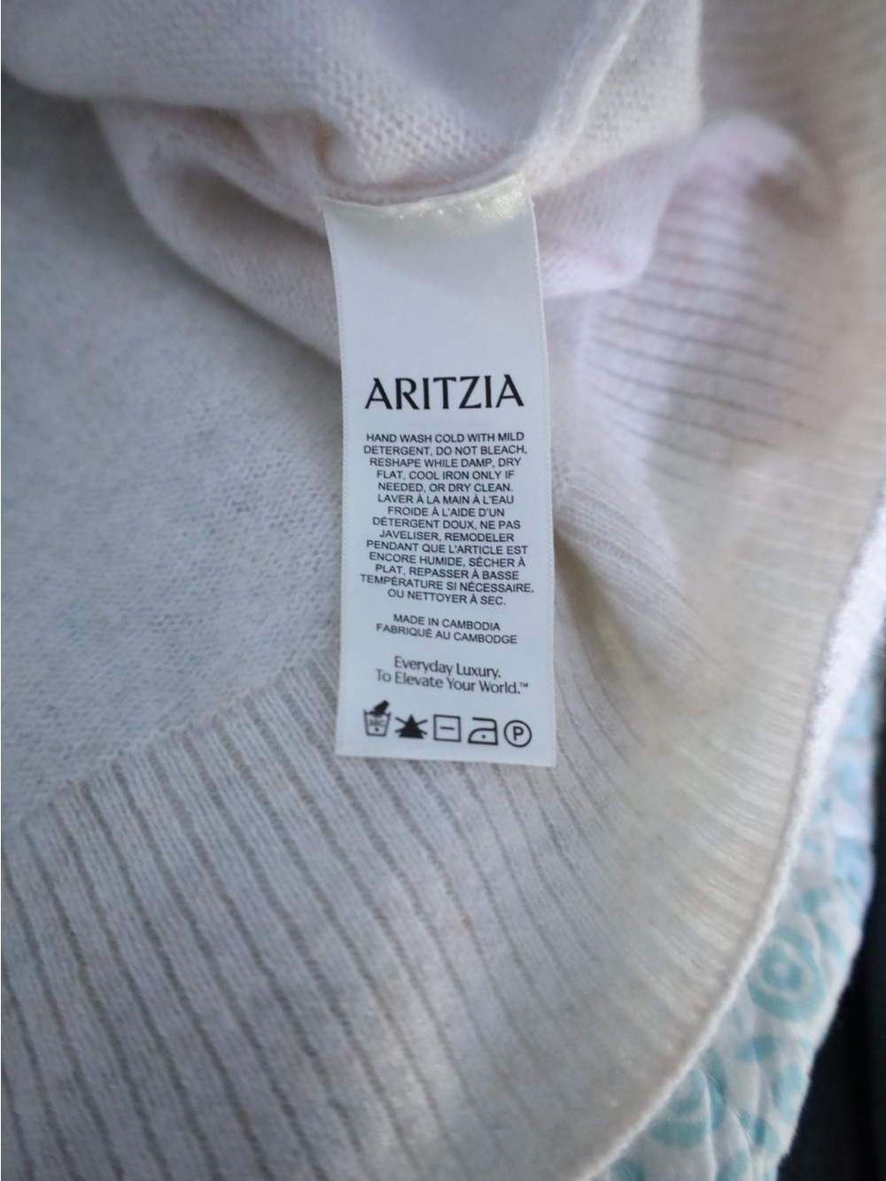 Aritzia Feather Cashmere Relaxed Crew Sweater Light Oatmeal Womens Size Large - Picture 9 of 10
